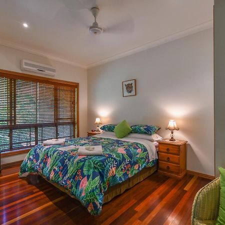 Hibiscus Lodge Bed & Breakfast Wongaling Beach Bagian luar foto